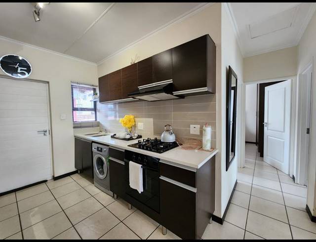 2 BEDROOM TOWNHOUSE FOR SALE IN OAKDENE